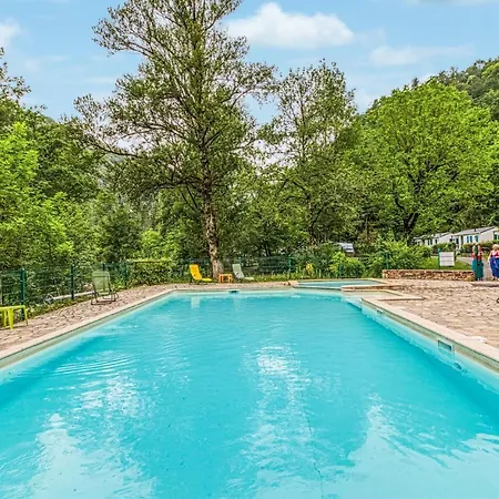 キャンプ場 Pet Friendly Stacaravan In Conques-en-rouergues *