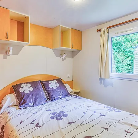 Pet Friendly Stacaravan In Conques-en-rouergues キャンプ場 Conques-en-Rouergue