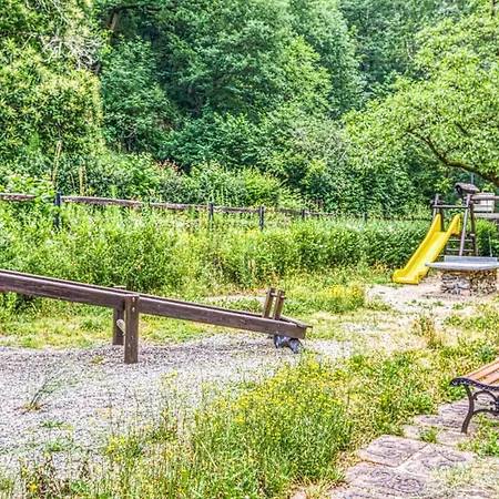 Camping Pet Friendly Stacaravan In Conques-en-rouergues